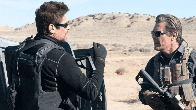 Benicio Del Toro a Josh Brolin sa opäť stretávajú v prvom traileri na pokračovanie Sicaria, Soldado!