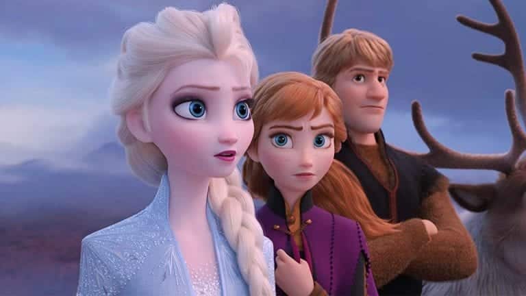Anna a Elsa sú späť! Pozrite si prvý epický trailer na Ľadové Kráľovstvo 2!
