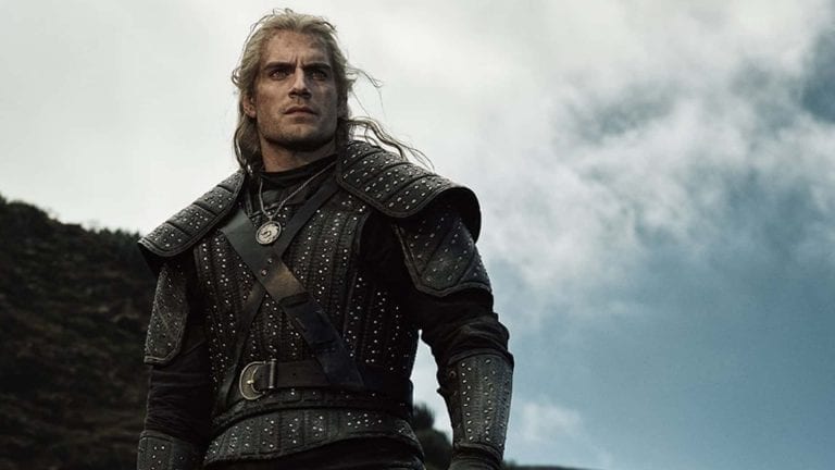 Henry Cavill zabíja príšery ako Geralt v prvej ukážke na seriál Zaklínač od Netflixu!