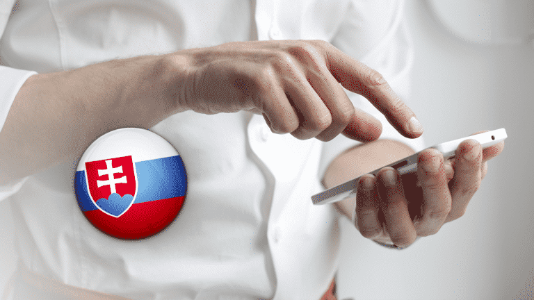 Slováci rozhodli, ktorá banka mala najlepšiu mobilnú aplikáciu v roku 2019