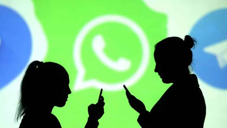 Facebook sa aj po negatívnej reakcii ľudí chystá zahltiť WhatsApp reklamami