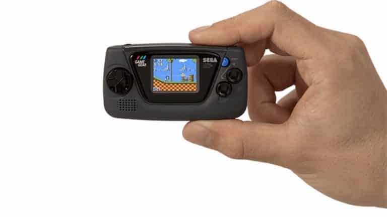Pripravte si lupu. Sega oznámila k svojmu 60. výročiu mini verziu Game Gear Micro