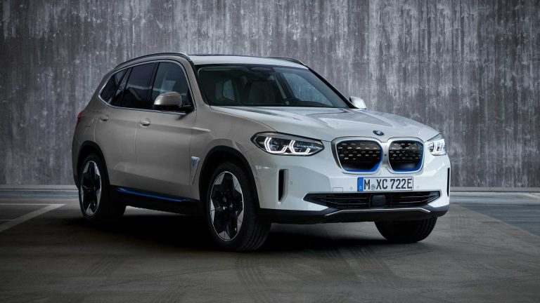 BMW prichádza s prvým plne elektrickým SUV. Na čo sa môžeme tešiť?