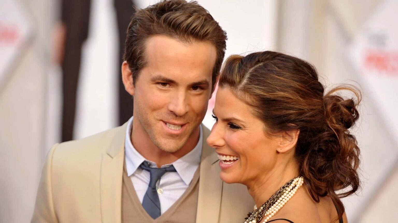 Ryan Reynolds E Sandra Bullock Film