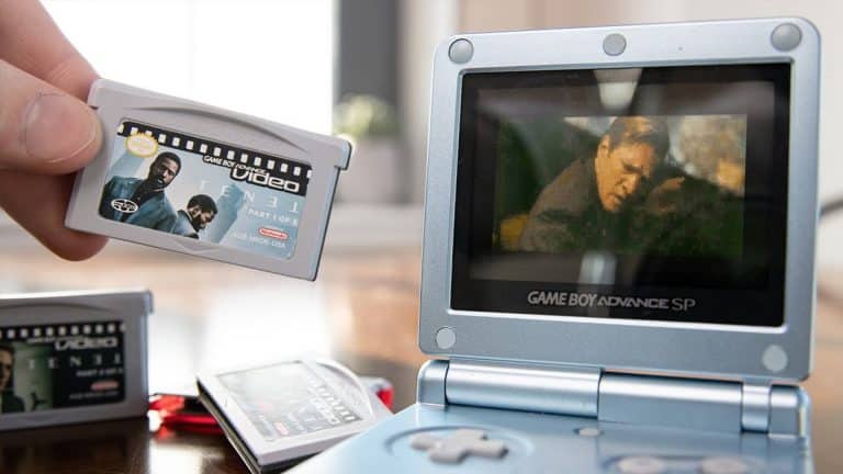 VIDEO: Pozrite si Tenet na Game Boy Advance. Tak, ako to Nolan zamýšľal