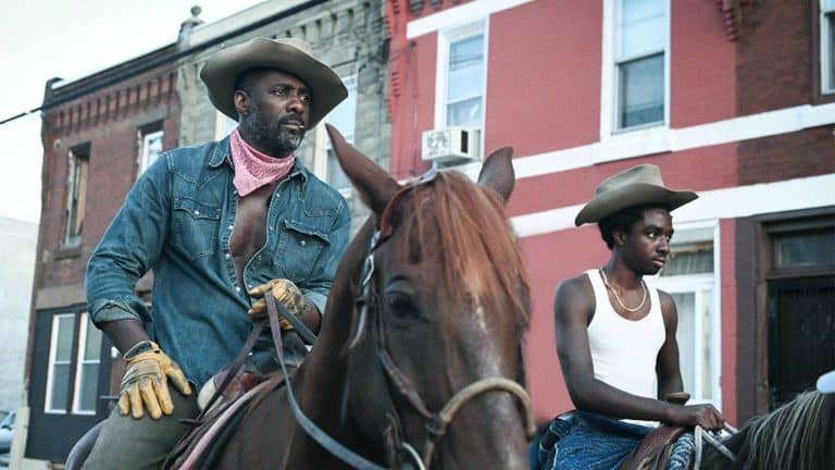Concrete Cowboy trailer: Idris Elba ako vášnivý kovboj usmerňujúci svojho syna v napätej rodinnej dráme