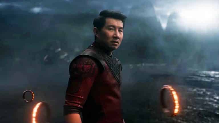 Nový trailer na marvelovku Shang-Chi nám ukazuje ešte viac z ťažkého vzťahu medzi otcom, synom a prsteňmi