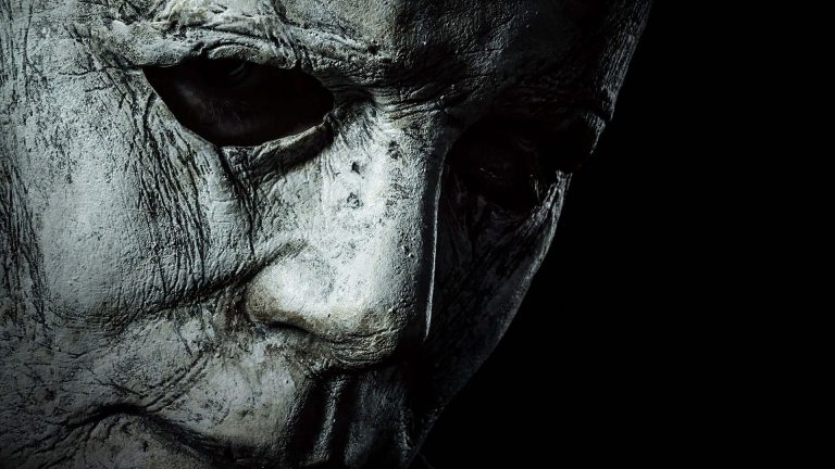 Pozrite si finálny trailer na horor Halloween Kills. Okrem kín dorazí na streamovaciu službu