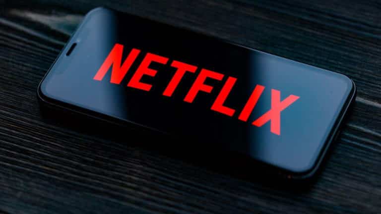 Producenti filmov Ace Ventura žalujú Netflix. Čo je dôvodom?