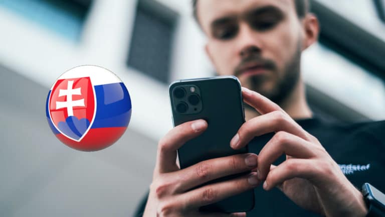 Najpredávanejšie mobily: Slováci si nekupujú najnovší iPhone. Preferujú TÚTO značku
