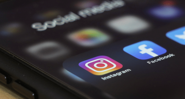 Za Facebook a Instagram si v EÚ zaplatíme, končí éra sociálnych sietí úplne zadarmo